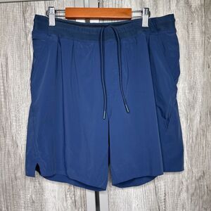 Ten Thousand Athletic Shorts Lined Navy Color Pockets 6 in inseam Sz Large
